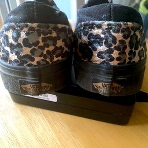 Women’s Vans leopard velvet slip on